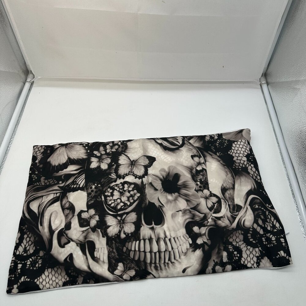 EUC Pillow Cover Black White Skull & Flowers 19" x 12" Rectangle Zipper Closure